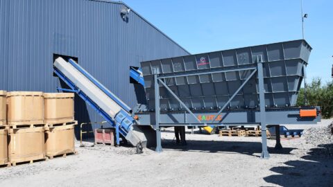 hopper-feeding-for-waste