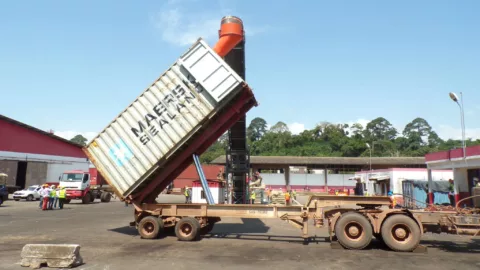 bulk-stuffing-of-a-container-stuffing-sation-sautec