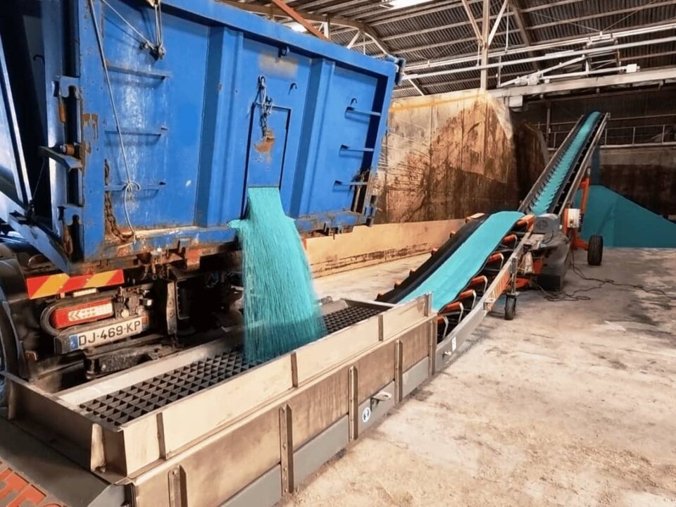 storage-of-bulk-products-with-belt-conveyor