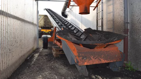 Sludge belt conveyor