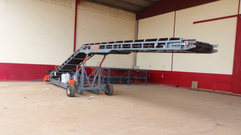 sautec loading belt conveyor for containers