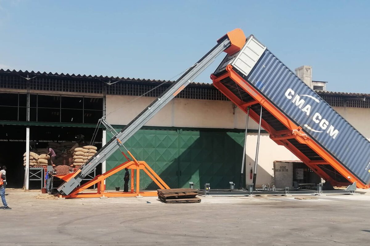 New container tipper: it has already proven itself with an exporter in Africa.