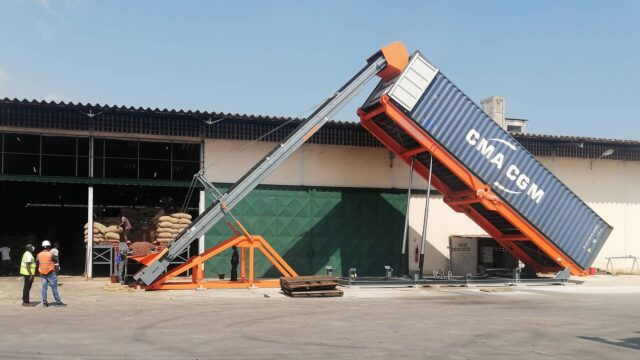 New container tipper: it has already proven itself with an exporter in Africa.