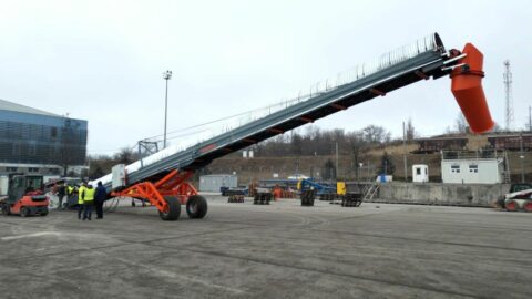 cover belt for mobile conveyor