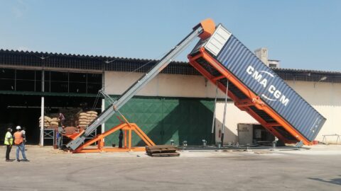 stuffing of 40-foot sea containers