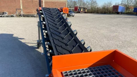 chevrons-rubber-belt-truck-unloader