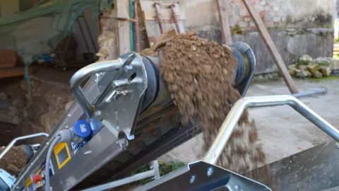 portable-soil-rubble-conveyor