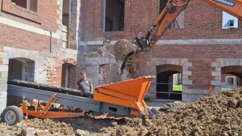 open-hopper-for-dirt-conveyor